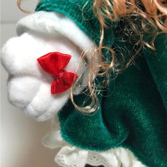 BNWOT Vintage Precious Moments 11" Xmas Doll PRICE FIRM!!!! - Picture 6 of 12